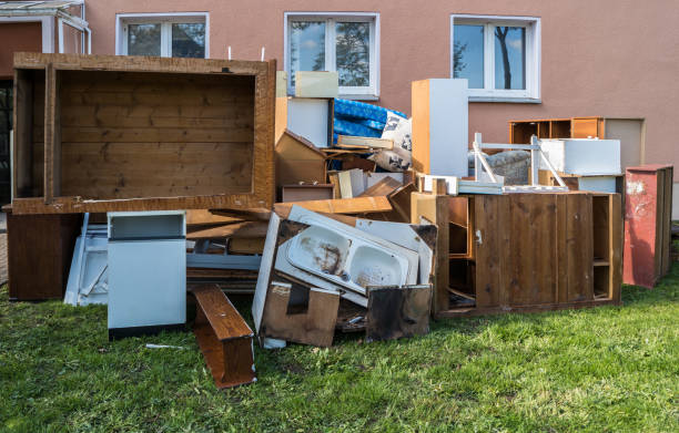 Best Basement Cleanout  in Madelia, MN